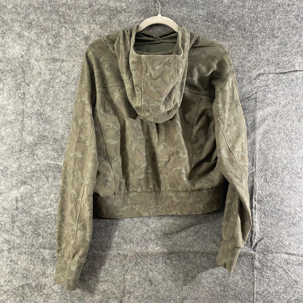 Athleta Sweatshirt Medium Green Camo Printed Farallon Hoodie Long Sleeve - Picture 3 of 11